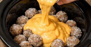 Slow Cooker Cheesy Meatballs