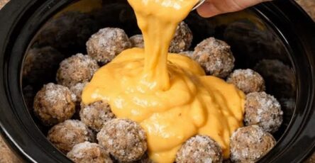 Slow Cooker Cheesy Meatballs