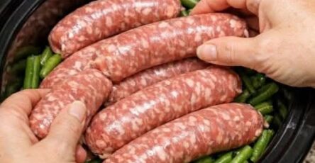 Slow Cooker Sausage & Green Beans