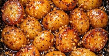 Crockpot Garlic Parmesan Baby Potatoes
